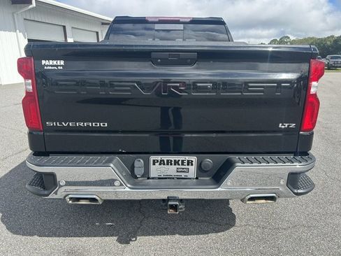 Used 2022 Chevrolet Silverado 1500 LTZ AWD/4WD image 3
