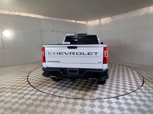 Used 2021 Chevrolet Silverado 1500 LT Trail Boss w/ Convenience Package II AWD/4WD image 2