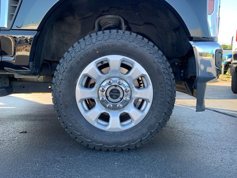 Used 2024 Ford F250 XLT image 33