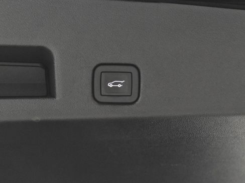 Used 2025 GMC Acadia Elevation image 29