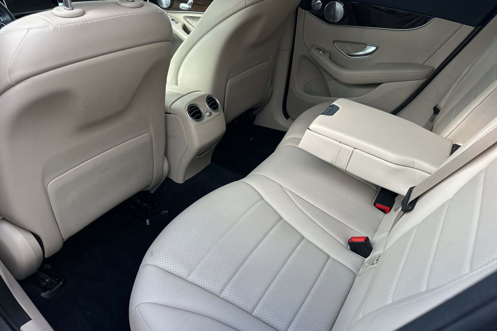 Used 2019 Mercedes-Benz GLC 300 image 12