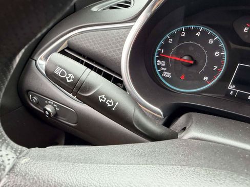 Used 2021 Chevrolet Malibu LT FWD image 24