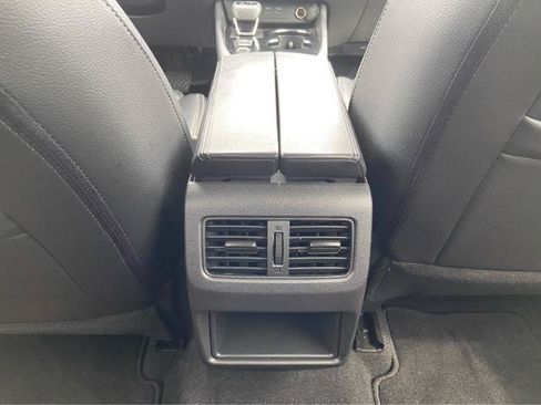 Used 2025 Nissan Rogue S FWD image 17