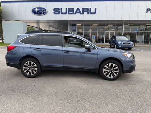 Used 2016 Subaru Outback 2.5i Limited AWD/4WD image 2