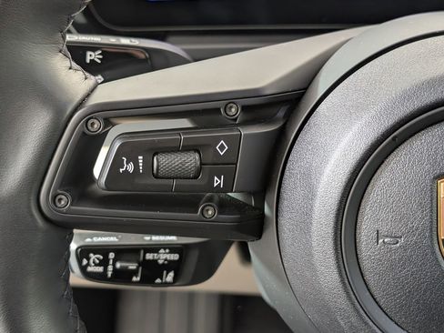 Used 2025 Porsche Macan 4 Electric image 22