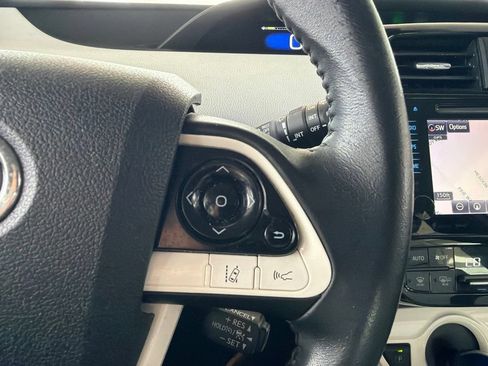Used 2016 Toyota Prius Three Touring FWD image 28