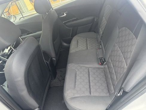 Used 2020 Kia Niro LXS image 13