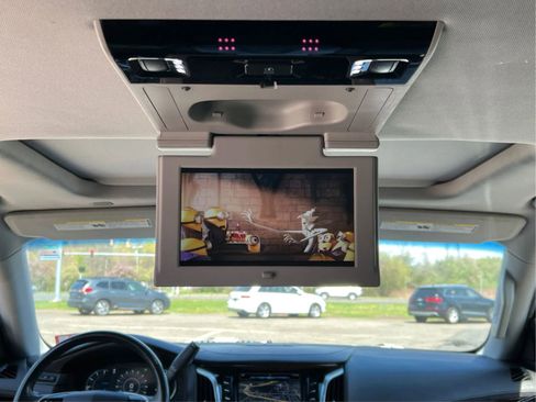Used 2020 Cadillac Escalade ESV Premium Luxury AWD/4WD image 34