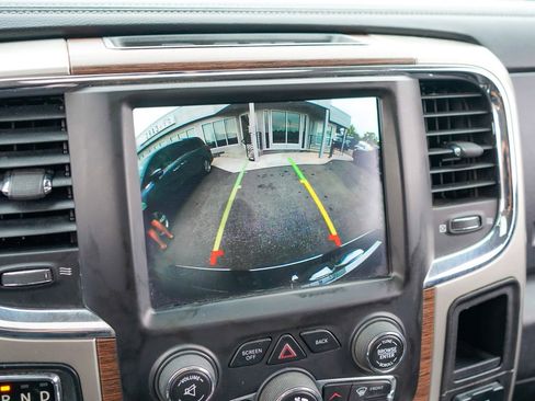 Used 2018 RAM 1500 Laramie w/ Convenience Group AWD/4WD image 16