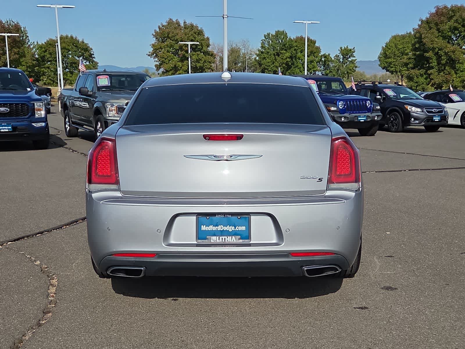 Used 2018 Chrysler 300 S w/ 300S Premium Group 2 RWD image 13