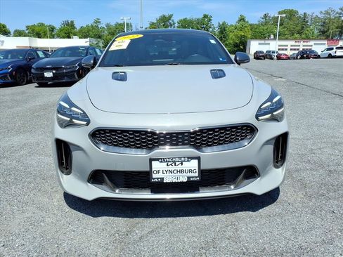 Used 2022 Kia Stinger GT1 RWD image 9
