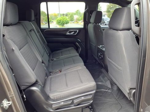 Used 2021 Chevrolet Suburban LS AWD/4WD image 25