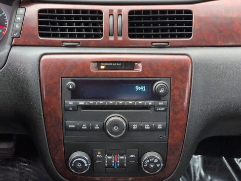 Used 2010 Chevrolet Impala LT image 28