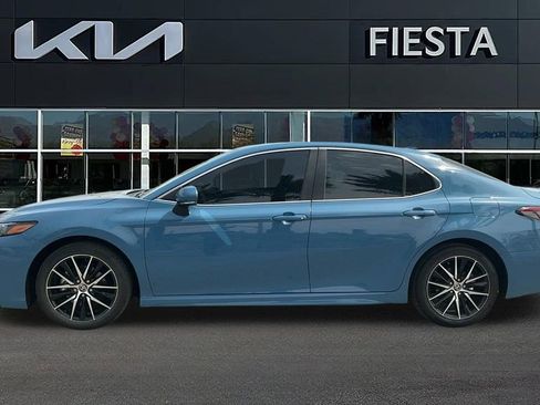 Used 2024 Toyota Camry SE w/ Convenience Package image 4