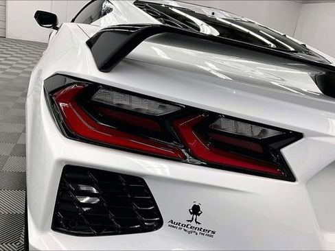 Used 2024 Chevrolet Corvette Stingray Preferred Cpe w/ Z51 Performance Package RWD image 32
