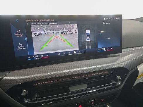 Used 2026 BMW 330i Sedan w/ M Sport Package image 21