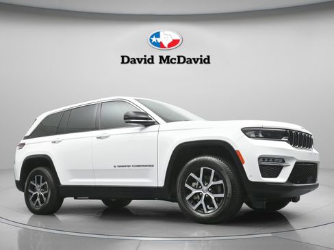 Used 2023 Jeep Grand Cherokee Limited w/ Luxury Tech Group II AWD/4WD image 29