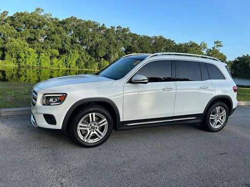 Used 2023 Mercedes-Benz GLB 250 image 2