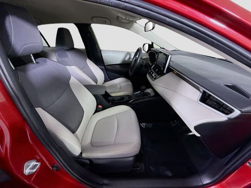 Used 2021 Toyota Corolla LE w/ LE Convenience Package image 29