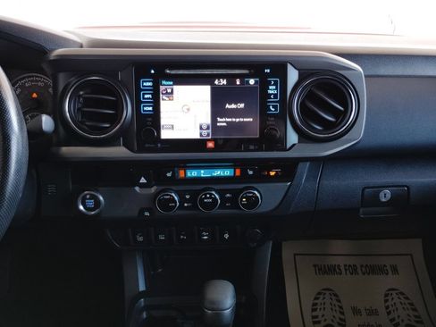 Used 2016 Toyota Tacoma TRD Sport RWD image 31