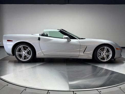 Used 2009 Chevrolet Corvette Convertible w/ Preferred Equipment Group RWD image 6