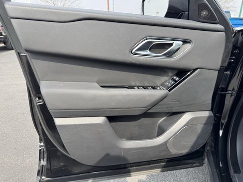 Used 2025 Land Rover Range Rover Velar Dynamic SE image 22