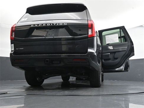 New 2025 Ford Expedition Active image 36