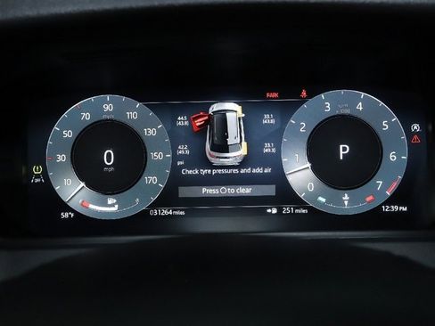 Certified 2025 Land Rover Range Rover Velar Dynamic SE image 22