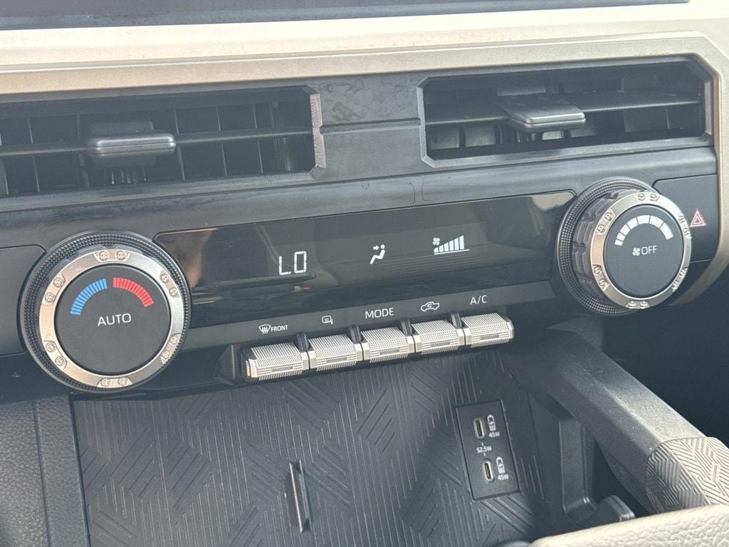 Used 2024 Toyota Tacoma TRD Off-Road AWD/4WD image 34