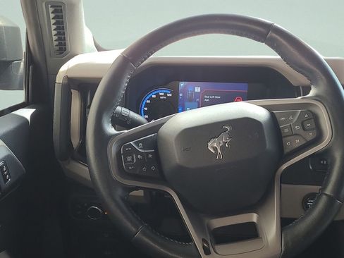 Used 2023 Ford Bronco Wildtrak AWD/4WD image 18