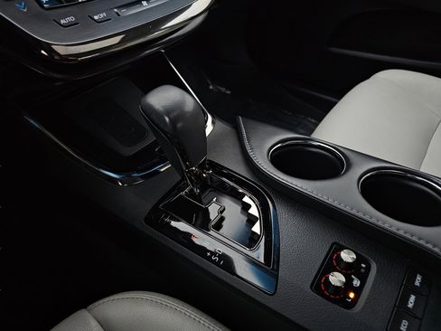 Used 2016 Toyota Avalon Touring image 12