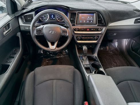 Used 2018 Hyundai Sonata SE w/ Cargo Package image 17