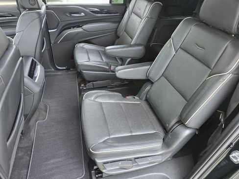 Used 2022 Cadillac Escalade ESV Sport w/ Touring Package image 33