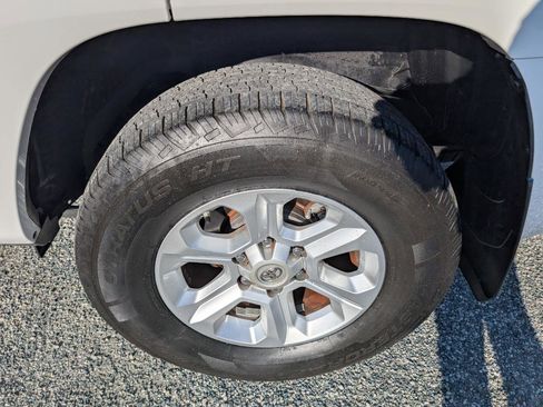 Used 2019 Toyota 4Runner SR5 Premium image 10