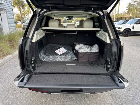 New 2026 Land Rover Range Rover SE image 11