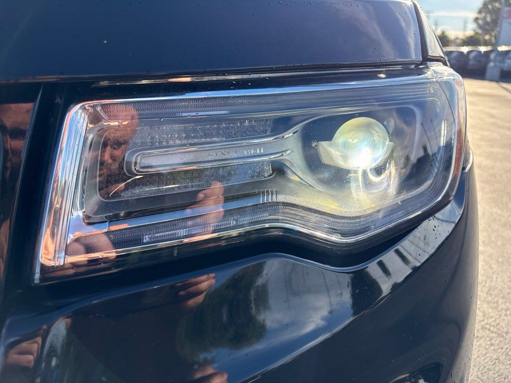 Used 2018 Jeep Grand Cherokee Overland AWD/4WD image 9