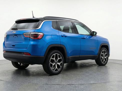 Used 2025 Jeep Compass Limited AWD/4WD image 9