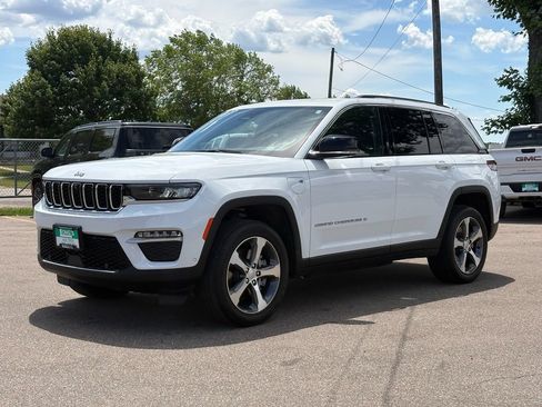 Used 2023 Jeep Grand Cherokee 4WD 4xe w/ Luxury Tech Group II image 4