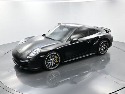 Used 2014 Porsche 911 Turbo S image 32