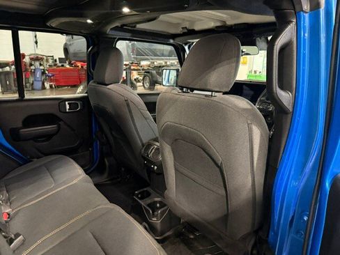 Used 2024 Jeep Wrangler Unlimited Sport AWD/4WD image 18