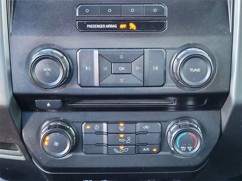 Used 2015 Ford F150 XLT image 17