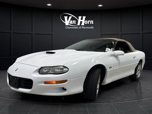 Used 2000 Chevrolet Camaro Z28 w/ SS Performance/Appearance Pkg RWD image 6