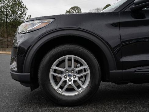 New 2026 Ford Explorer Active RWD image 4