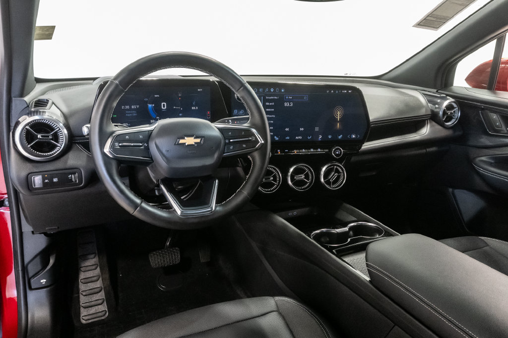 Used 2025 Chevrolet Blazer EV LT AWD/4WD image 7