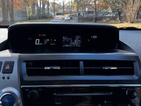 Used 2015 Toyota Prius V Five FWD image 20