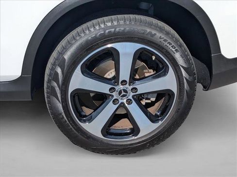 Used 2019 Mercedes-Benz GLC 350e 4MATIC image 23