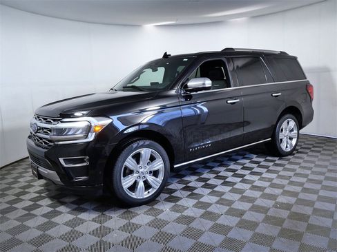 Used 2024 Ford Expedition Platinum image 5