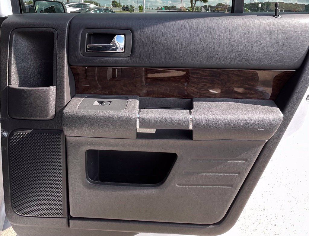 Used 2014 Ford Flex Limited w/ Class III Trailer Tow Package AWD/4WD image 27