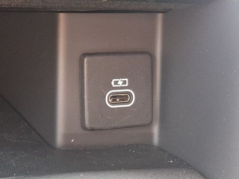 Used 2025 Land Rover Discovery Dynamic SE AWD/4WD image 26