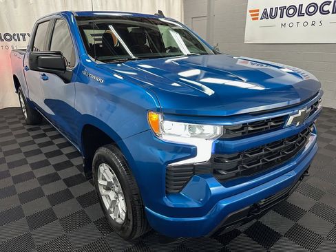 Used 2022 Chevrolet Silverado 1500 RST AWD/4WD image 3